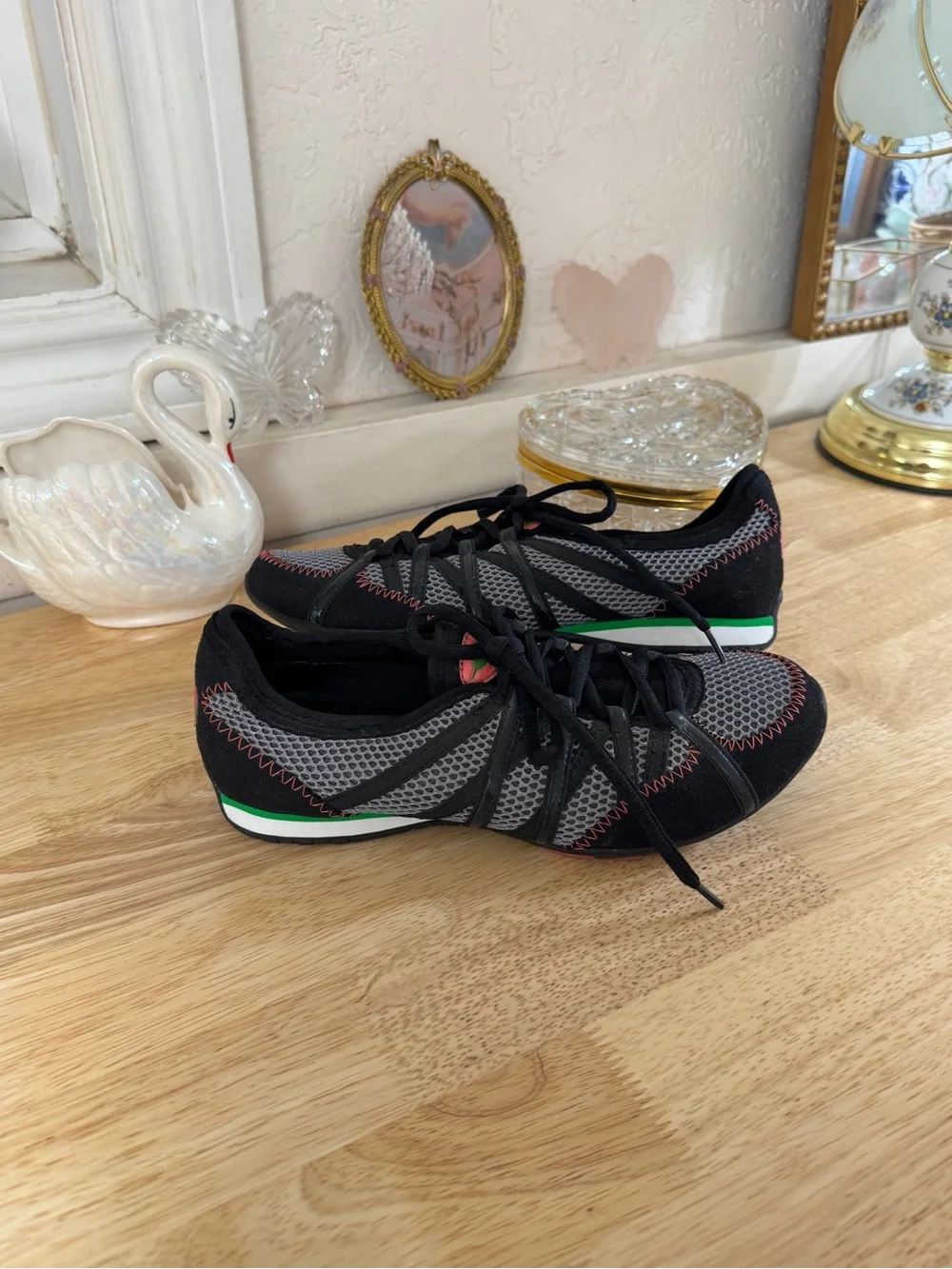 Rocket Dog Y2K Mesh Sneakers Size 8.5 | Black Pink Retro Trainers
